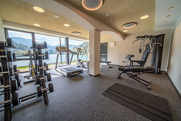 Sci e wellness a 100 metri dal Lago di Valdaora