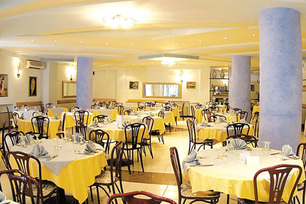 A 2,8 km dalla spiaggia, navetta inclusa