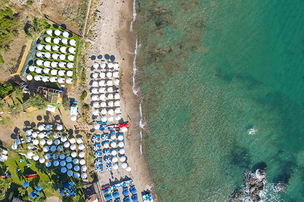 Piscina a sfioro panoramica di 430 mq