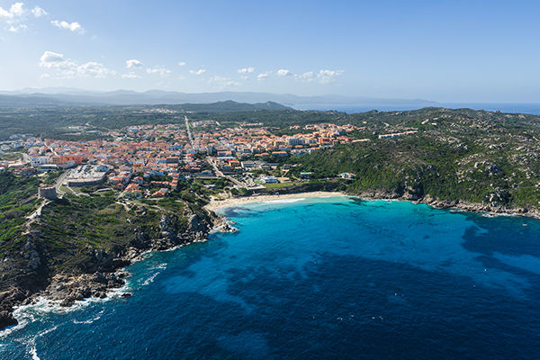 A 1 km dalla spiaggia di Rena Bianca