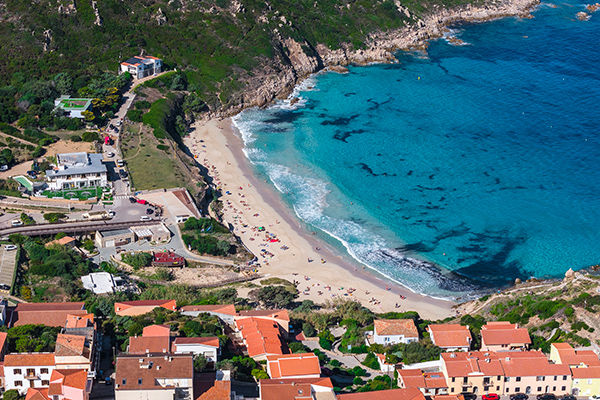 A 1 km dalla spiaggia di Rena Bianca