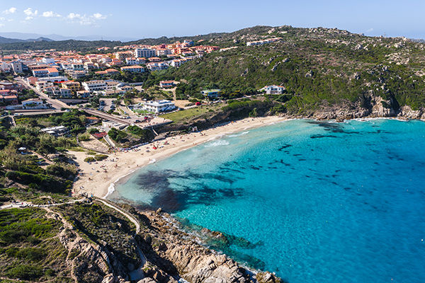 A 1 km dalla spiaggia di Rena Bianca