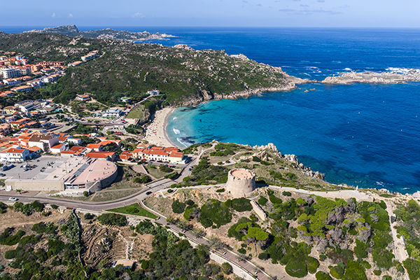 A 1 km dalla spiaggia di Rena Bianca