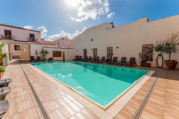 A 1 km dalla spiaggia di Rena Bianca