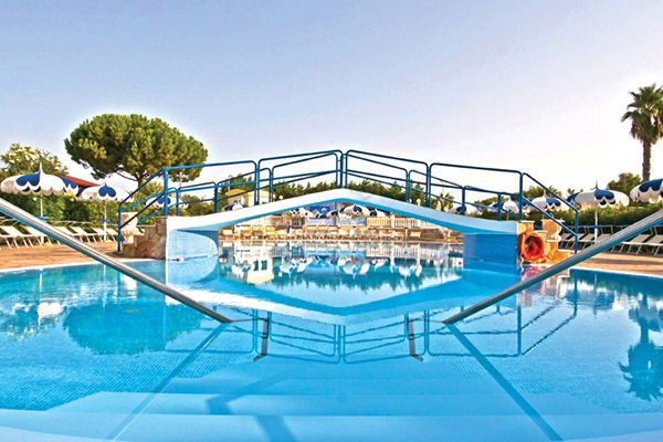 A 200 metri dalla spiaggia