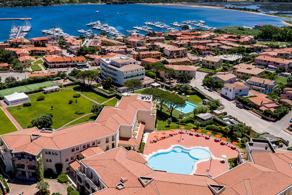 In stile moresco, a 650 metri dalla spiaggia