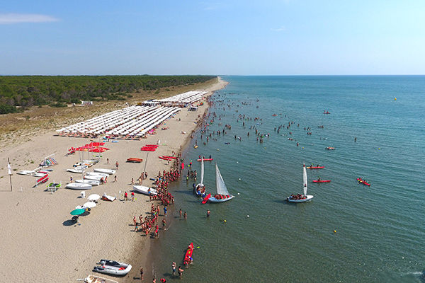 A 700 metri dalla spiaggia