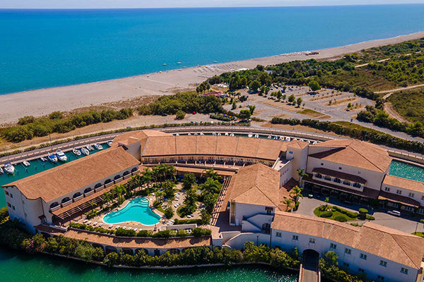 Spiaggia privata a 300 metri