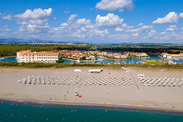 Spiaggia privata a 300 metri