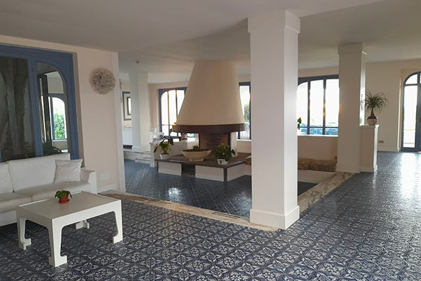 Mare cristallino e panorama incantevole