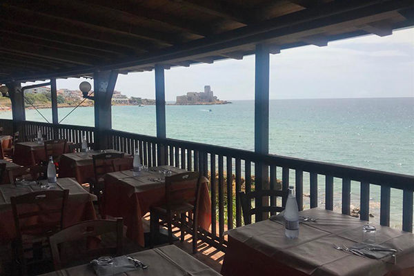 Mare cristallino e panorama incantevole