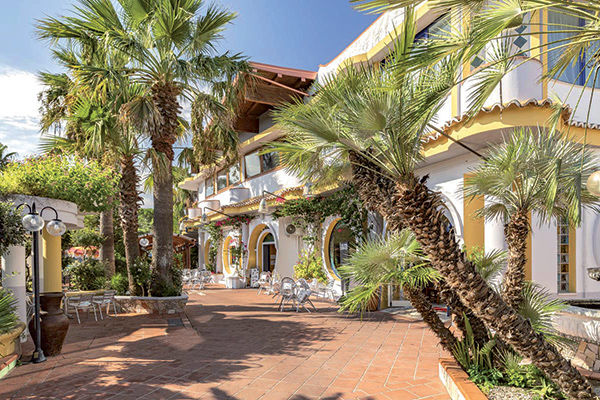 Affacciato sulla Costa degli Dei