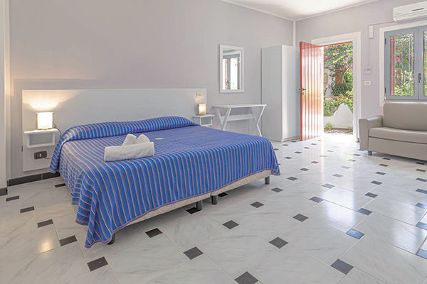 Affacciato sulla Costa degli Dei