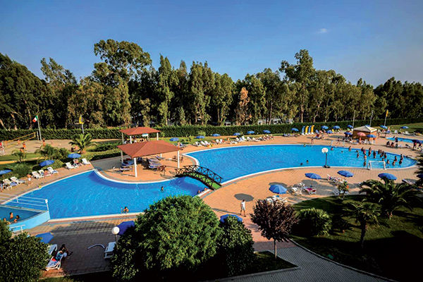 Affacciato sul Mar Ionio