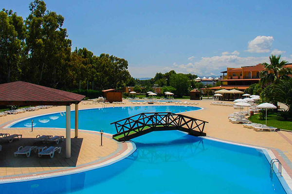 Affacciato sul Mar Ionio