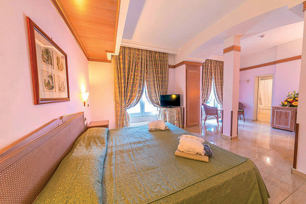 In stile moderno, a 200 metri dalla spiaggia