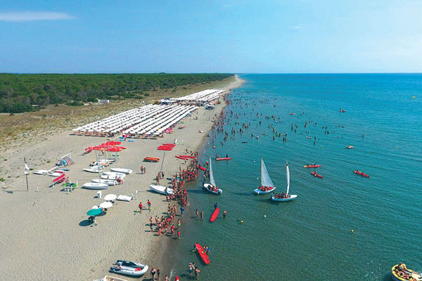 A 700 metri dalla spiaggia