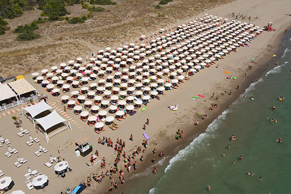 A 700 metri dalla spiaggia