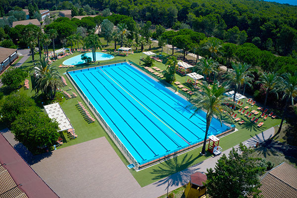 A 700 metri dalla spiaggia