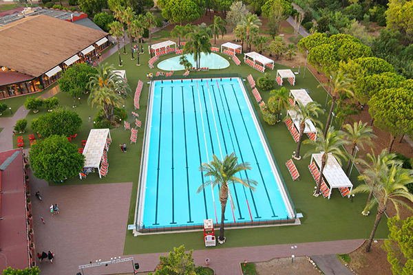 A 700 metri dalla spiaggia