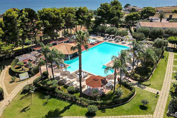 A 300 metri dalla spiaggia