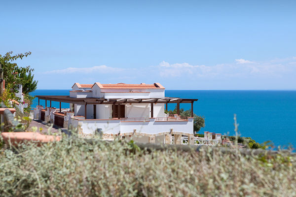 Vista incantevole sulla Baia di Mattinata
