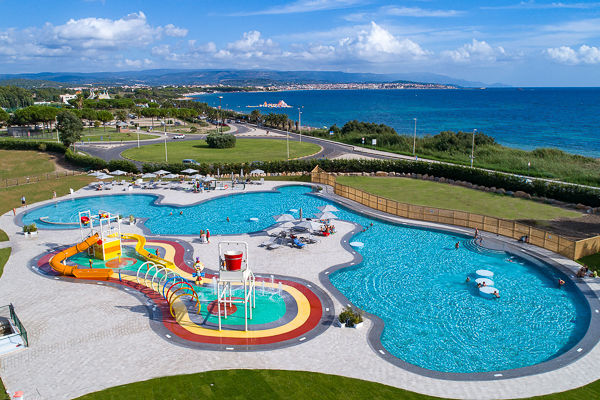 Parco acquatico di 6.300 mq sulla Riviera del Corallo