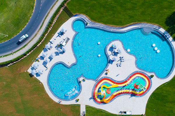 Parco acquatico di 6.300 mq sulla Riviera del Corallo