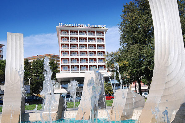 Affacciato sul porto