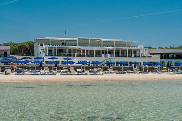 In perfetto stile mediterraneo, direttamente sul mare