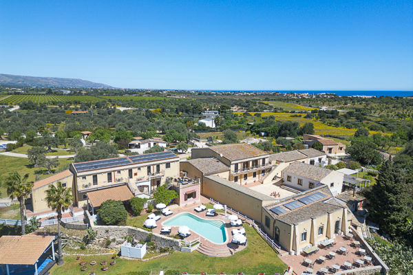 Antica masseria siciliana nell'oasi di Vendicari