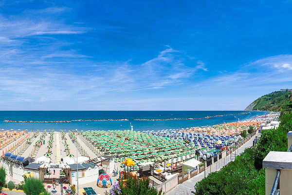 Family Hotel fronte mare
