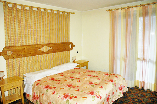 HOTEL VILLA EMMA - Canazei Canazei Chic & Cheap