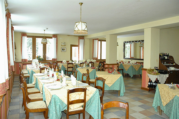 HOTEL VILLA EMMA - Canazei Canazei Chic & Cheap