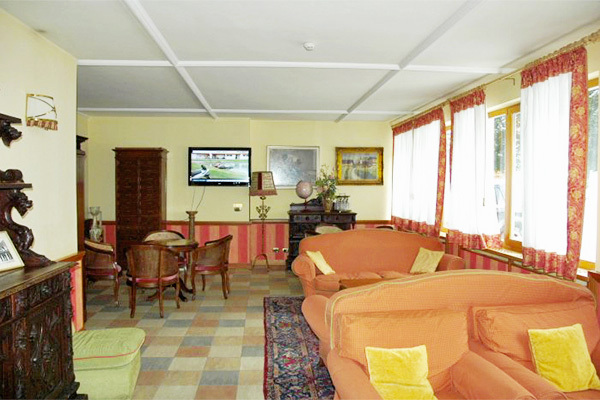 HOTEL VILLA EMMA - Canazei Canazei Chic & Cheap