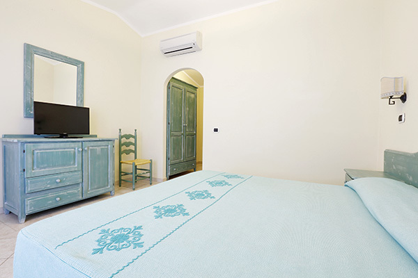 HOTEL BAIA ARANZOS - Golfo Aranci Nella baia di Sos Aranzos