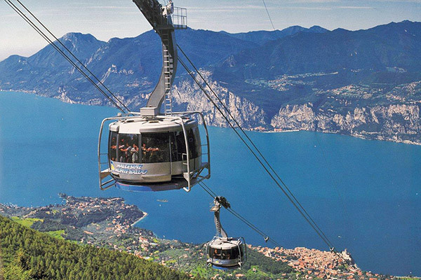 HOTEL LAURA CHRISTINA - Malcesine Posizione tranquilla tra lago e montagna