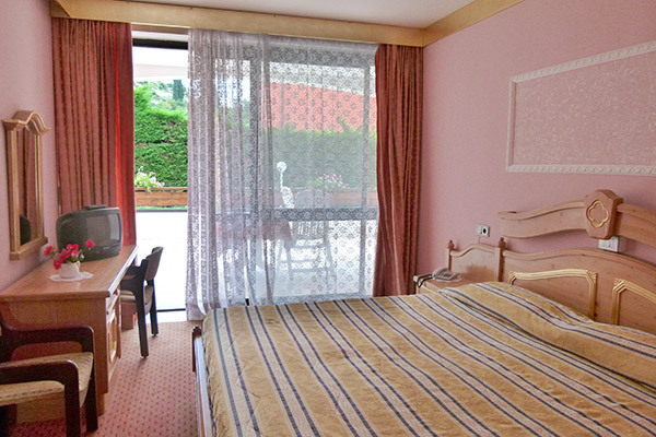 HOTEL LAURA CHRISTINA - Malcesine Posizione tranquilla tra lago e montagna