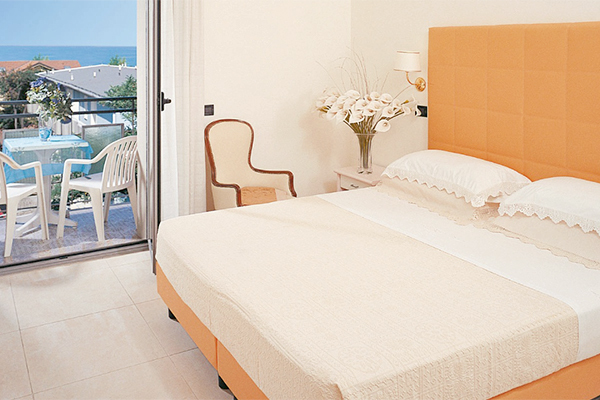 HOTEL DUCALE - Cattolica A conduzione familiare