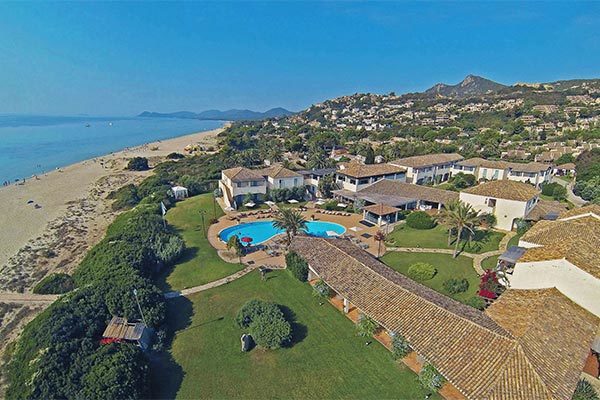 VERACLUB COSTA REY WELLNESS & SPA - Piscina Rei Intimo ed elegante resort nella Sardegna più esclusiva