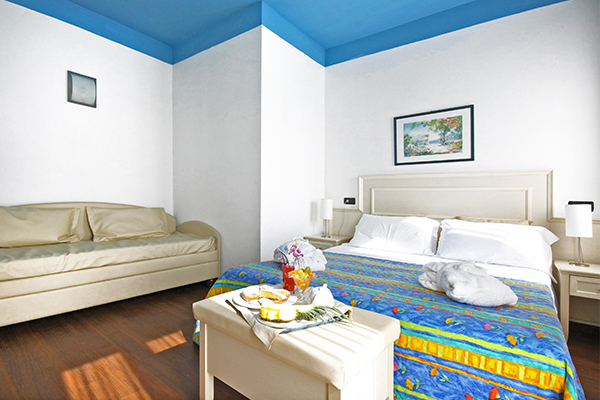 HOTEL FRA I PINI - Viserbella di Rimini Family Hotel in Romagna