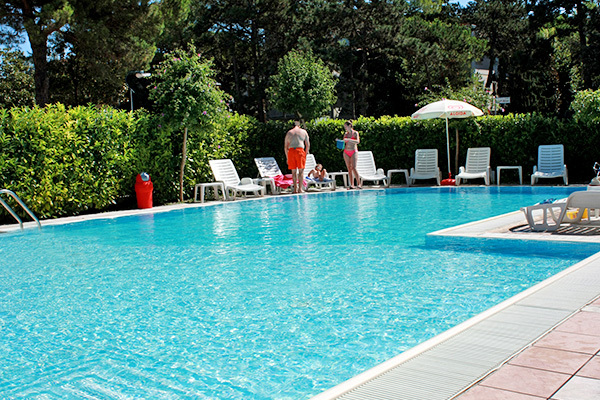 HOTEL HELVETIA - Lignano Sabbiadoro Nel cuore della vivace Lignano Sabbiadoro