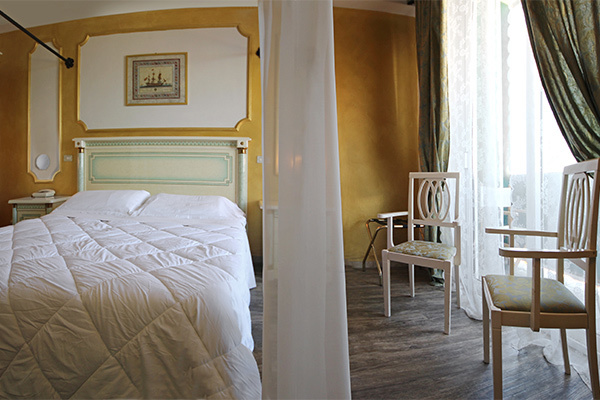 GRAND HOTEL MICHELACCI 4* - Gabicce Mare (PU) Fronte mare, in zona tranquilla