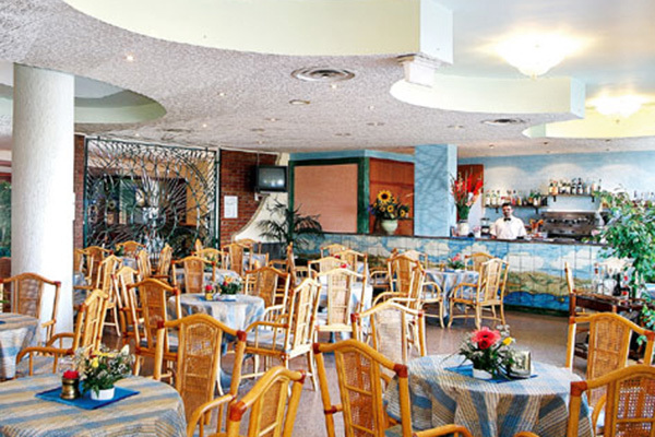 HOTEL VILLA ATHENA - Giardini-Naxos A 50 metri dal mare