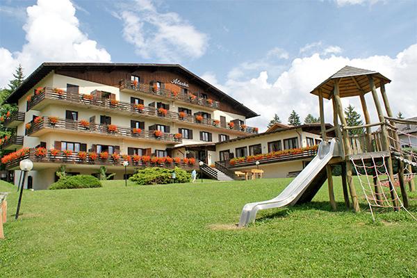 RESIDENCE ALASKA - Folgaria Ideale per famiglie, in posizione centrale