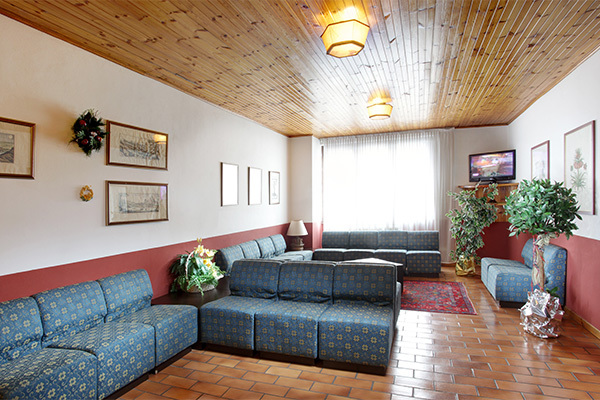 RESIDENCE ALASKA - Folgaria Ideale per famiglie, in posizione centrale