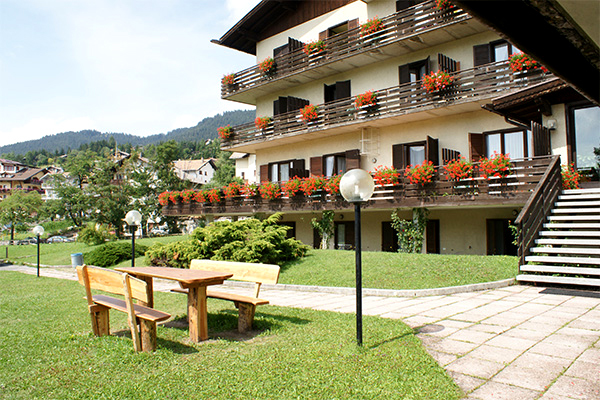 RESIDENCE ALASKA - Folgaria Ideale per famiglie, in posizione centrale
