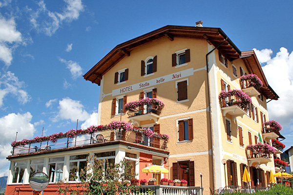 HOTEL STELLA DELLE ALPI 3*S - Ronzone (TN) Tipico stile alpino in Val di Non