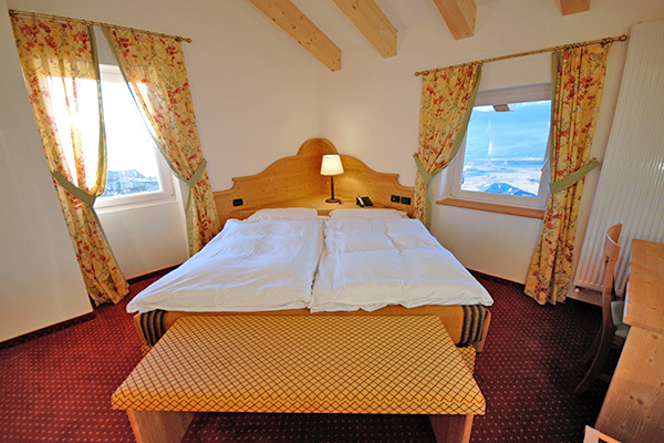 HOTEL STELLA DELLE ALPI 3*S - Ronzone (TN) Tipico stile alpino in Val di Non