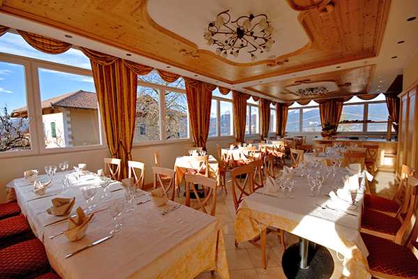 HOTEL STELLA DELLE ALPI 3*S - Ronzone (TN) Tipico stile alpino in Val di Non